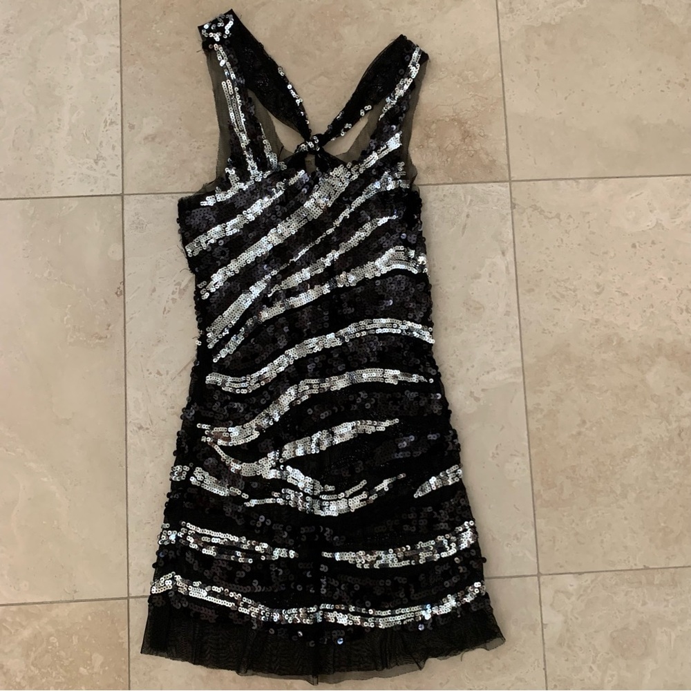 Sequin tank